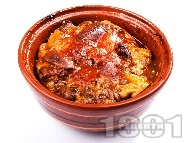 Рецепта Печено копривщенско гювече с пилешки дреболии (дробчета, сърца), бяло месо от филе и доматено пюре по селски на фурна